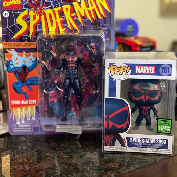 Spider-Man 2099 FUNKO COMIC CON / HASBRO SPIDER-MAN 2099 ACTION FIG BUNDLE ‼️🕷 - Picture 3 of 9